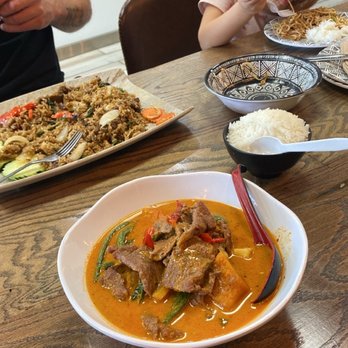 Goi Express Thai - Spicy Thai Beef Basil Fried Rice & Penang spicy chicken curry - Thai Near Me - Murrieta, California Goi Express Thai - Spicy Thai Beef Basil Fried Rice & Penang spicy chicken curry - Thai Near Me - Murrieta, California