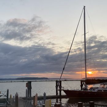 Anthony's HomePort Everett - Dinner view - Seafood Near Me - Everett, Washington