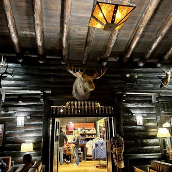 El Tovar Dining Room - Inside El Tovar - American Near Me - Grand Canyon, Arizona