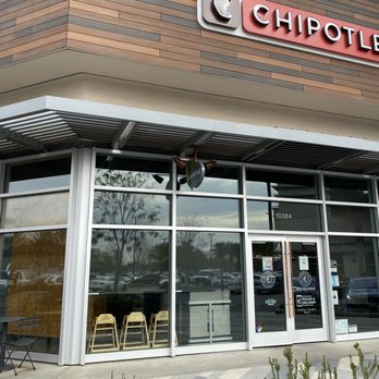 Chipotle Mexican Grill - Outside - Mexican Near Me - Mission Hills, California