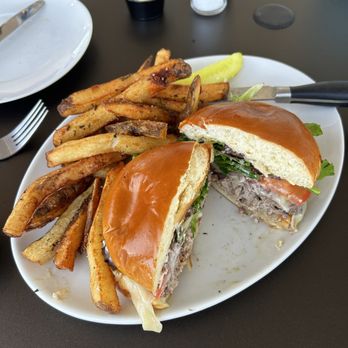 Beach Glass Lounge - Seafood Near Me - Lakeside Marblehead, Ohio