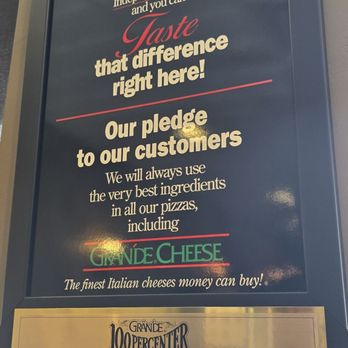 Pizzeria 300 - Pizza Near Me - Newburgh, New York