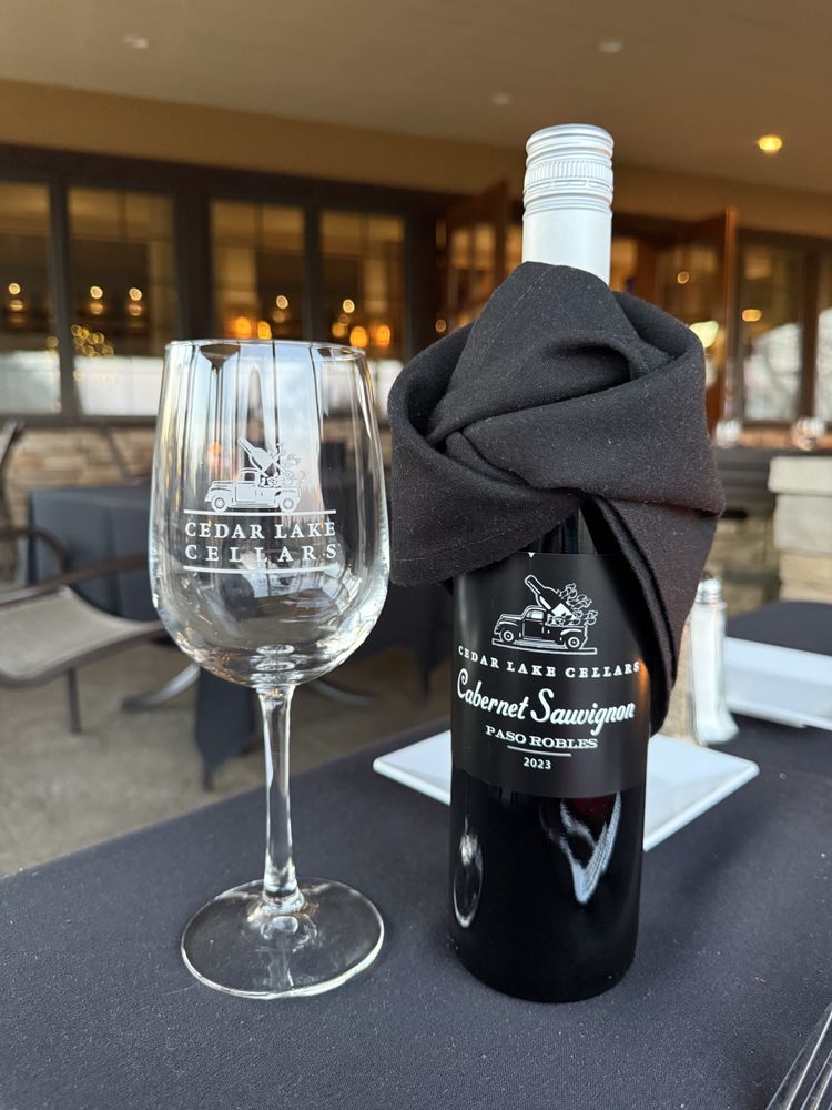 Cedar Lake Cellars - vineyard in Wright City, MO