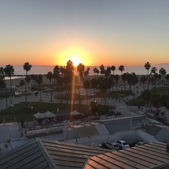 High Rooftop Lounge - Views - Lounges Near Me - Venice, California