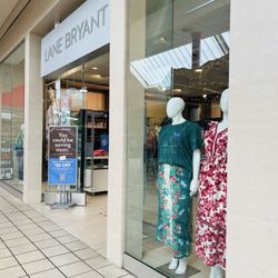 Lane Bryant - 2/19/26 The front window dressings looked appealing enough to entice a well in