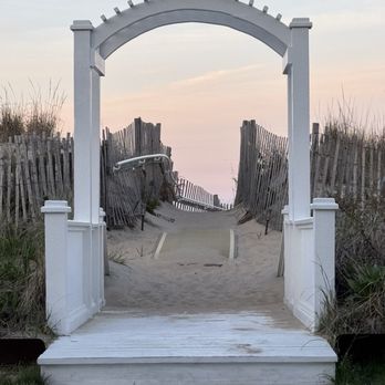Addy Sea Historic Oceanfront Inn - Bed & Breakfast Near Me - Bethany Beach, Delaware