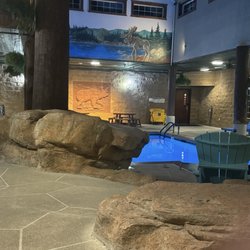 Stoney Creek Inn - Galena - Pool view from hot tub