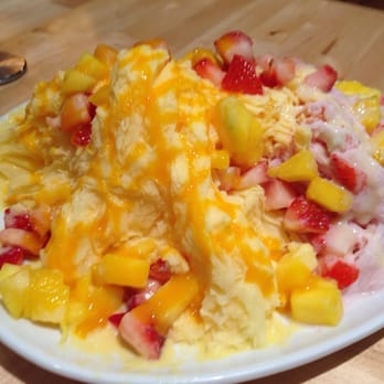Corner 17 - Half mango & half strawberry fluffy snow - Chinese Near Me - Saint Louis, Missouri Corner 17 - Half mango & half strawberry fluffy snow - Chinese Near Me - Saint Louis, Missouri