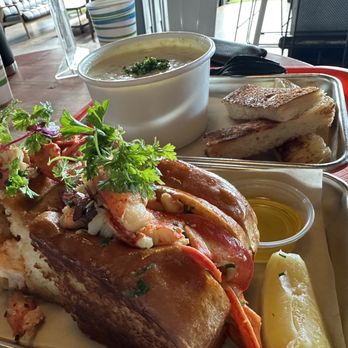 Lobster Lab - XL Lobster Roll - Sandwiches Near Me - Carlsbad, California