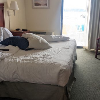 The Bay Resort Waterfront Hotel - Spacious ADA Bayside King room. - Hotels Near Me - Dewey Beach, Delaware The Bay Resort Waterfront Hotel - Spacious ADA Bayside King room. - Hotels Near Me - Dewey Beach, Delaware
