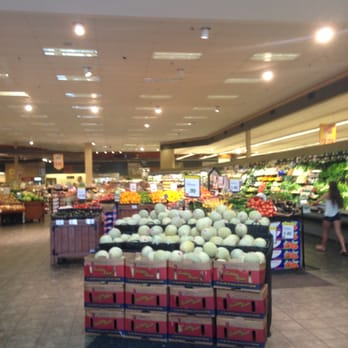 Roche Bros. - Easton - N Easton Roche Bros -- RK Center: 25 Washington Street, Easton Interior - Grocery Near Me - North Easton, Massachusetts Roche Bros. - Easton - N Easton Roche Bros -- RK Center: 25 Washington Street, Easton Interior - Grocery Near Me - North Easton, Massachusetts