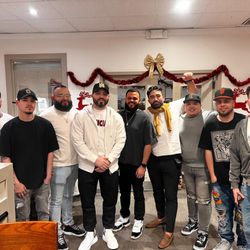 Santos Barbershop - Barbers team