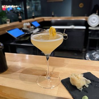Sugo Hand Roll Bar - Bees knees - Sushi Bars Near Me - Seattle, Washington