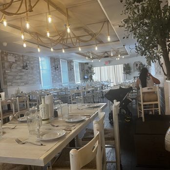 Telly's Taverna - Ambiance - Greek Near Me - Astoria, New York Telly's Taverna - Ambiance - Greek Near Me - Astoria, New York
