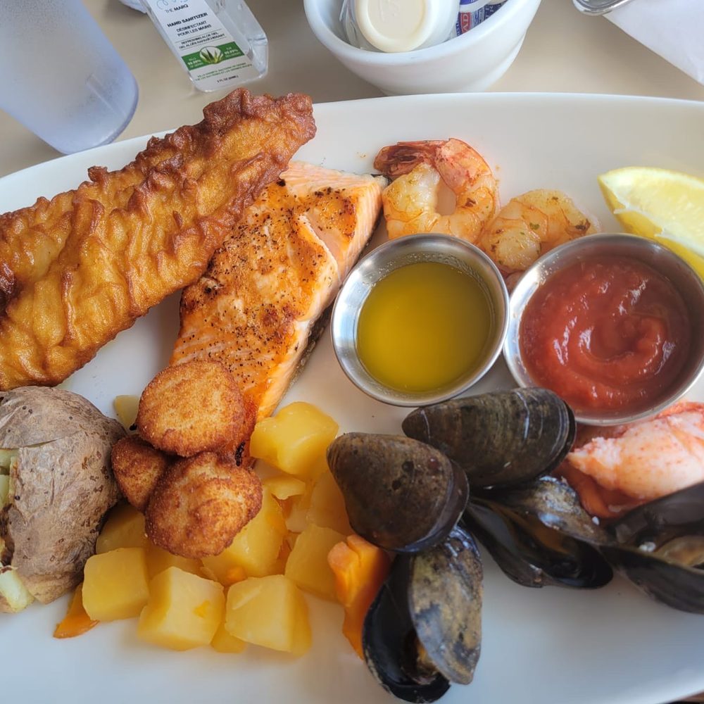 Chez Yvonne's - Seafood platter - Seafood Near Me - Cavendish, Prince Edward Island Chez Yvonne's - Seafood platter - Seafood Near Me - Cavendish, Prince Edward Island