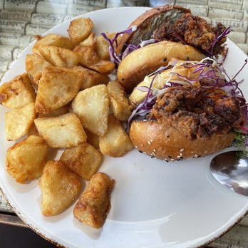 peasants FEAST - Solvang hot chicken sandwich - American Near Me - Solvang, California