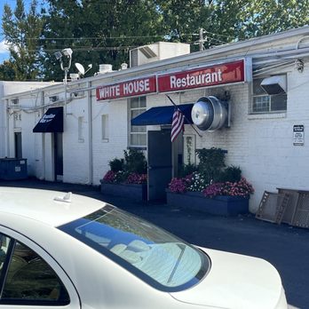 The White House Restaurant - Plenty of parking out back! Also, there is a rear entrance - Breakfast & Brunch Near Me - Atlanta, Georgia
