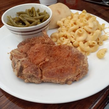 Pearl’s Diner - Pork chop, mac-n-cheese, green beans, roll - American Near Me - Laurel, Mississippi