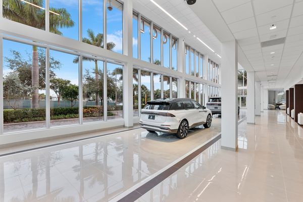 2300 Ne 151st St North Miami Fl 33181