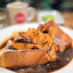 Jam Cafe on Beatty - Apple Cinnamon French Toast