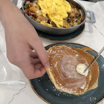 Honey Berry - Mile high skillet - Pancakes Near Me - Hoffman Estates, Illinois Honey Berry - Mile high skillet - Pancakes Near Me - Hoffman Estates, Illinois