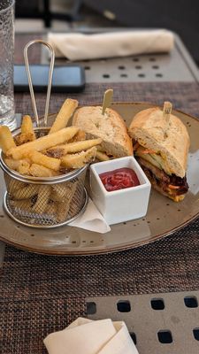 The Arrabelle At Vail Square a RockResort