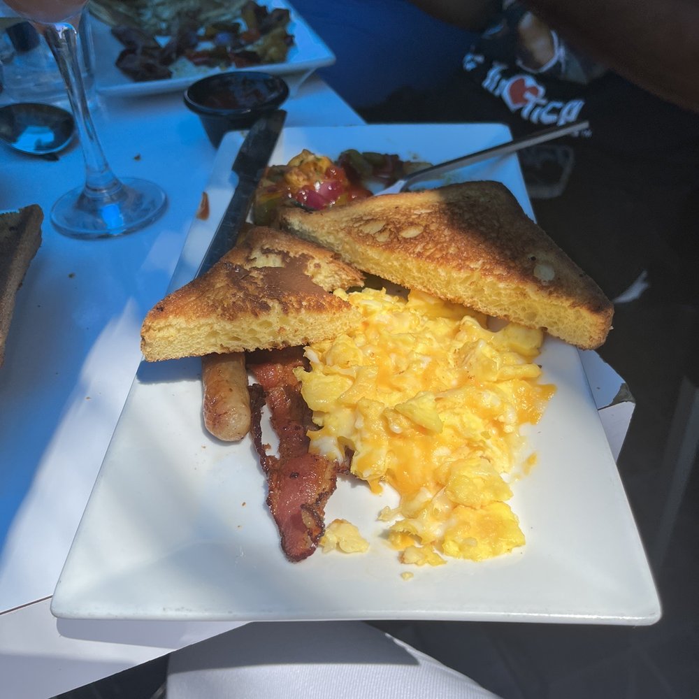 Beaches Weho - Americano Breakfast a lil sampler of the brunch menu - Cuban Near Me - West Hollywood, California Beaches Weho - Americano Breakfast a lil sampler of the brunch menu - Cuban Near Me - West Hollywood, California