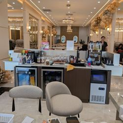 Belgravia Nail Spa - Bar at the entrance