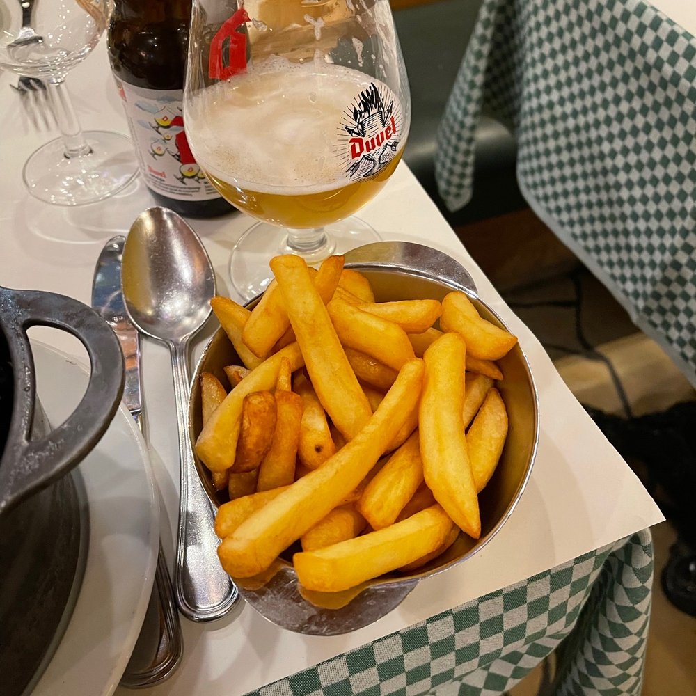 Chez Léon - Frites - Belgian Near Me - Brussels, BRU Chez Léon - Frites - Belgian Near Me - Brussels, BRU
