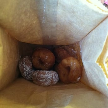 Daily Dozen Doughnut - Assorted half dozen (plain, cinnamon,powdered) - Bakeries Near Me - Seattle, Washington