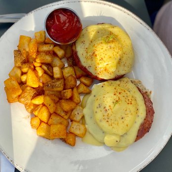 The Oakmont - Eggs Benedict, Breakfast Potatoes - American Near Me - Indianapolis, Indiana