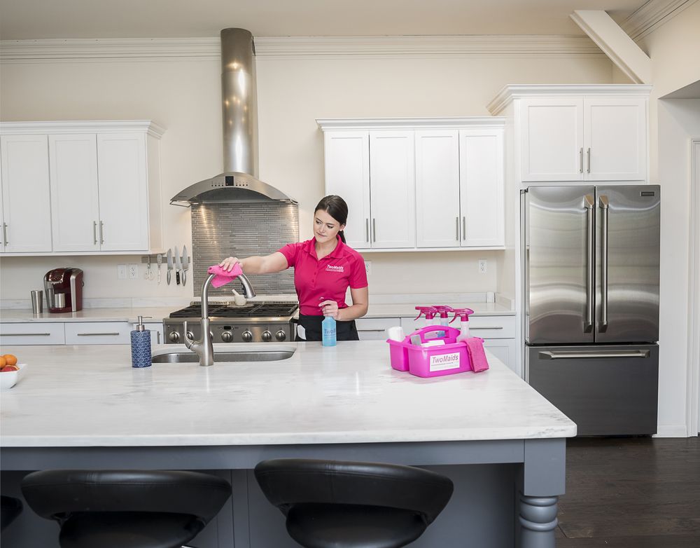 TWO MAIDS AND MOP NEWTON 69 Photos 253 Riverview Ave, Auburndale