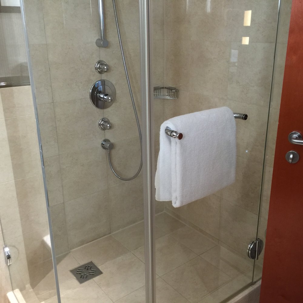 InterContinental Warszawa - Shower - Hotels Near Me - Warszawa, Massachusetts