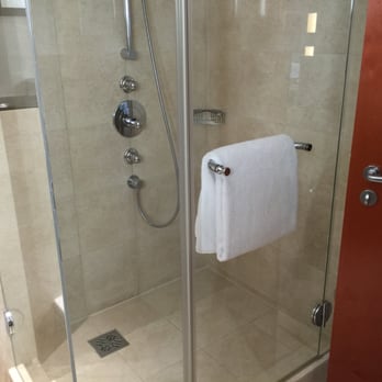 InterContinental Warszawa - Shower - Hotels Near Me - Warszawa, Massachusetts InterContinental Warszawa - Shower - Hotels Near Me - Warszawa, Massachusetts