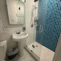 The Salty Mermaid - Oceanfront Hotel - Shower