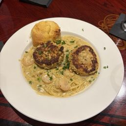 Crabcakes And Shrimp Alfredo