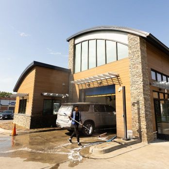 Splash In - Get a car wash at the Splash In located at 7509 Old Branch Ave, Clinton, MD. Don't forget to grab some food inside at our café! - Car Wash Near Me - Clinton, Maryland