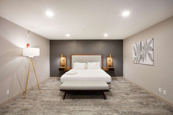 The Riverside Hotel by null