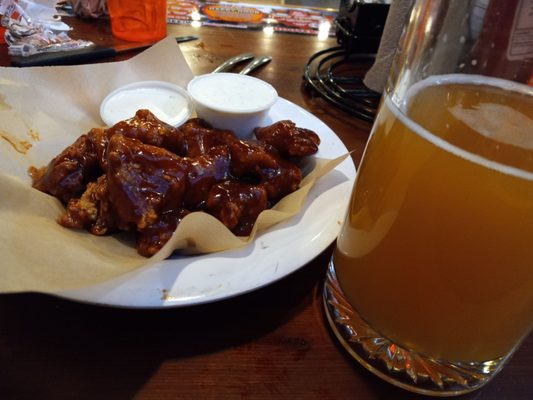 Hooters by null