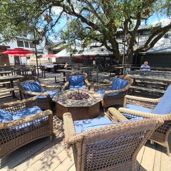 Nate's - Outdoor seating - Cocktail Bars Near Me - Buda, Texas
