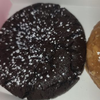 Crumbl - Chesterfield - Bakeries Near Me - Chesterfield, Missouri
