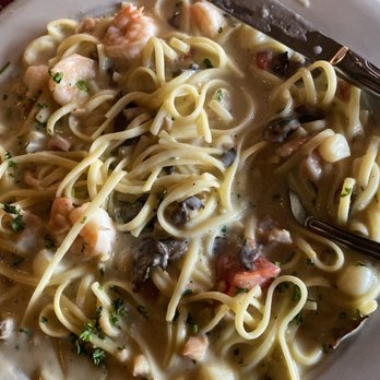 Salvatore's Restaurant - Seafood Linguine Alla Frutti Di Mare - Italian Near Me - Independence, Missouri