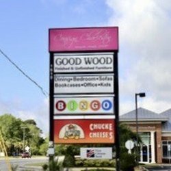 Shops at 1610 Sam Rittenberg Blvd pylon sign