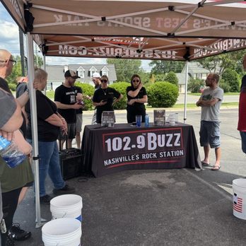 Wbuz the Buzz 102.9 - Radio Stations Near Me - Nashville, Tennessee