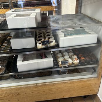 Long's Bakery - Cupcakes too oh my! - Donuts Near Me - Indianapolis, Indiana Long's Bakery - Cupcakes too oh my! - Donuts Near Me - Indianapolis, Indiana
