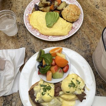 Jeannine's Bakery & Restaurant - CA omelette, tri tip Benedict - Coffee & Tea Near Me - Santa Barbara, California