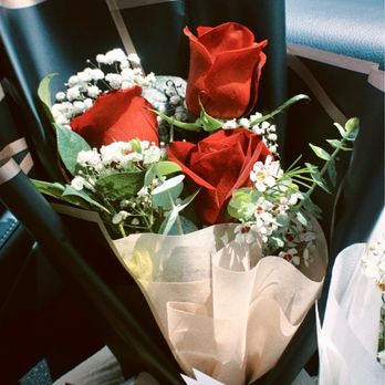 Dream Flower - Red rose - Florists Near Me - Monterey Park, California Dream Flower - Red rose - Florists Near Me - Monterey Park, California