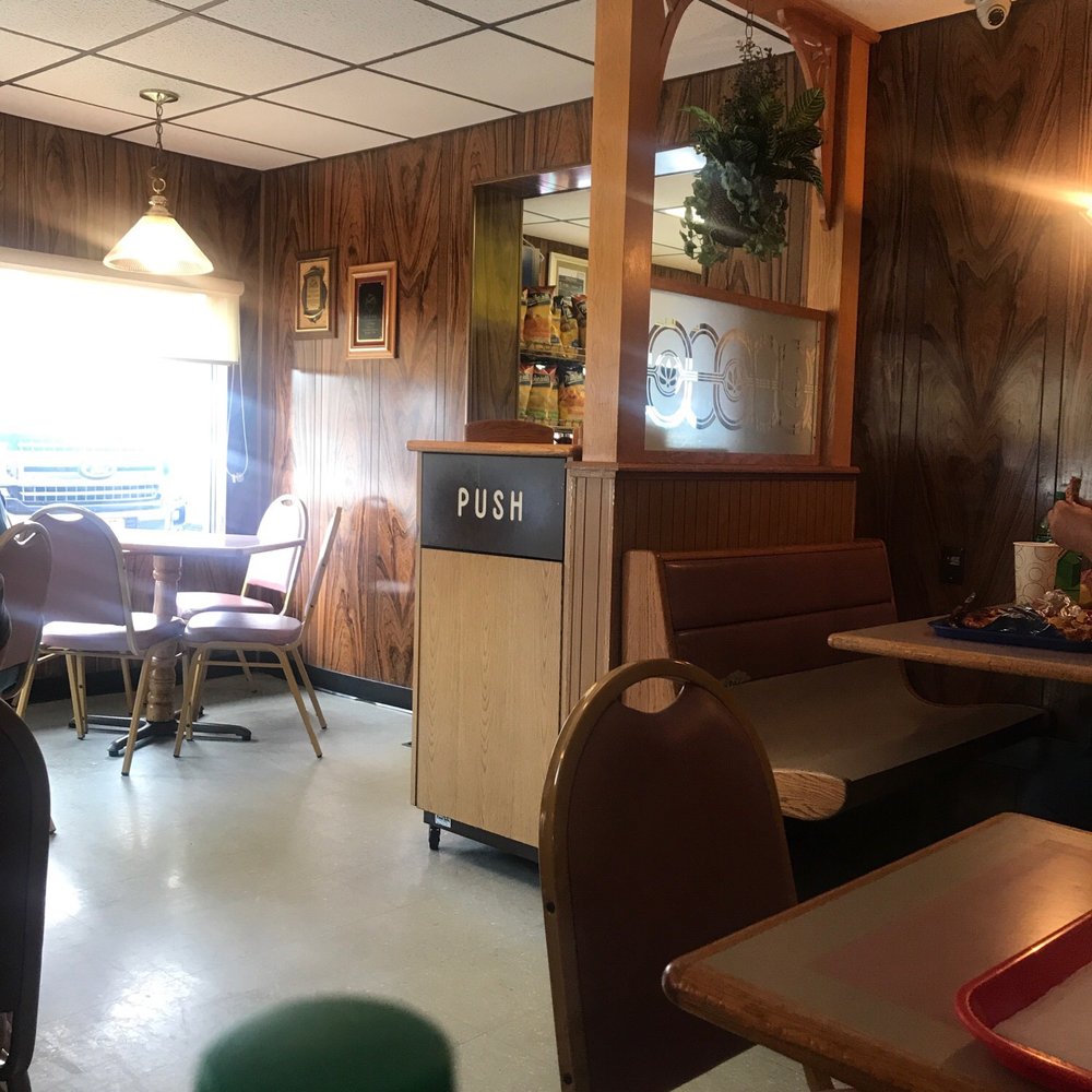 Joe's Pizzeria - Inside - Pizza Near Me - Dayton, Ohio