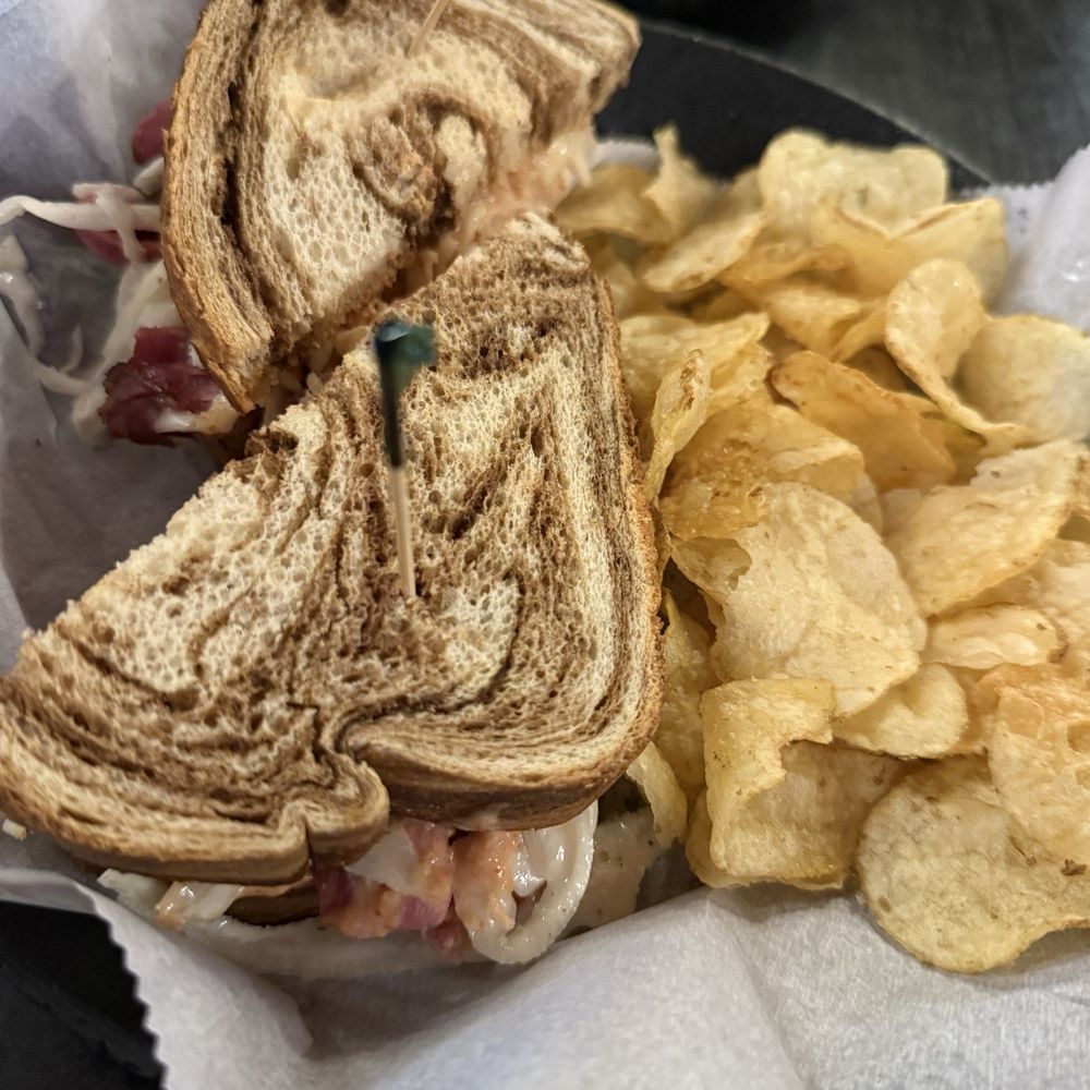 Ladder 11 Sandwich with Chips Ladder 11 Sandwich with Chips