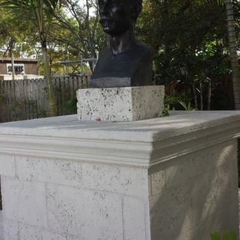 Cooper Park - Busto de Jose Marti - Parks Near Me - West Miami, Florida